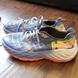 Hoka One One Claytons